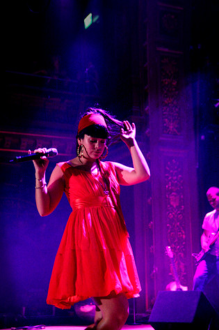 2006-12-02 - Lily Allen at Berns, Stockholm