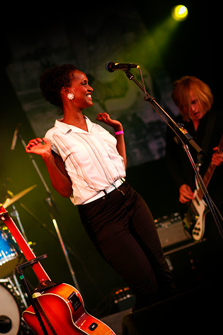 2007-07-28 - Asha Ali at Storsjöyran, Östersund