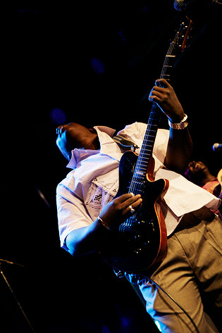 2008-05-06 - Vieux Farka Touré at Kägelbanan, Stockholm