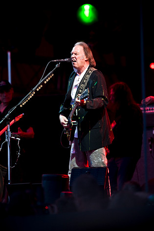 2008-07-05 - Neil Young at Roskildefestivalen, Roskilde