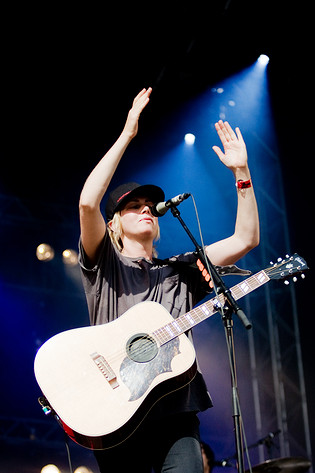 2009-07-04 - Anna Ternheim at Arvikafestivalen, Arvika