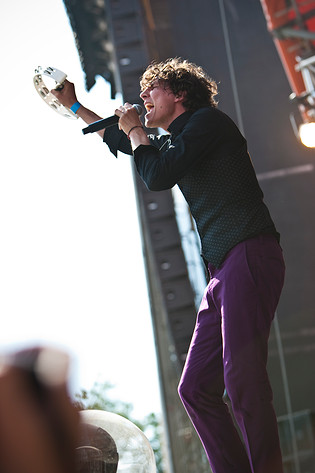 2009-07-04 - Håkan Hellström at Roskildefestivalen, Roskilde
