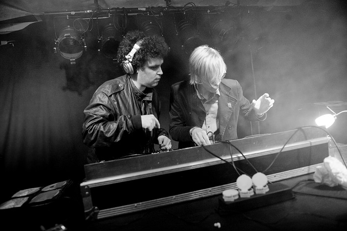 2009-07-31 - Simian Mobile Disco at Emmabodafestivalen, Emmaboda