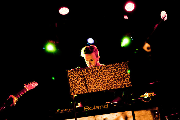 2009-09-10 - Happiness at Debaser Strand, Stockholm