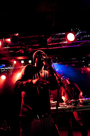 2009-11-25 - Anti Pop Consortium från Debaser Slussen, Stockholm