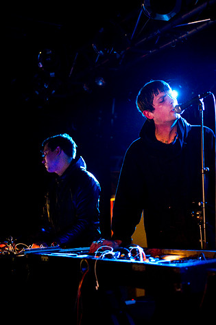 2010-05-18 - Cold Cave från Debaser Slussen, Stockholm