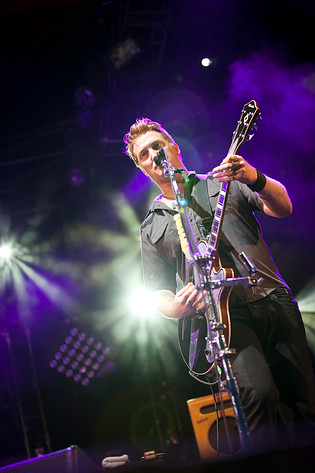 2010-07-02 - Them Crooked Vultures från Roskildefestivalen, Roskilde