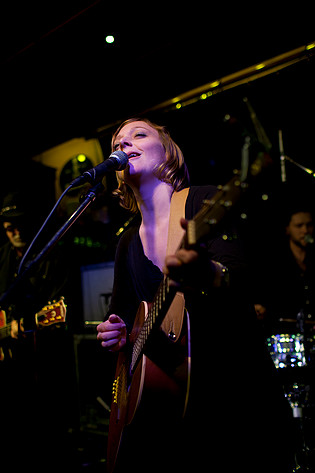 2011-02-20 - Eilen Jewell at Akkurat, Stockholm