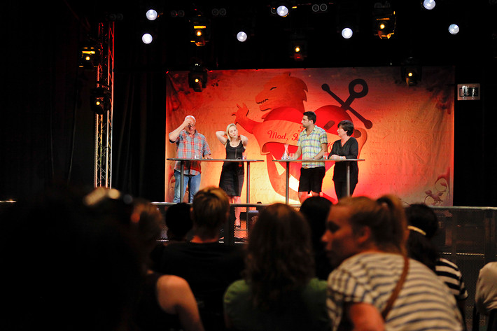 2011-06-30 - Debatt 3 "Vill du också ha ett folkmord?" at Peace & Love, Borlänge