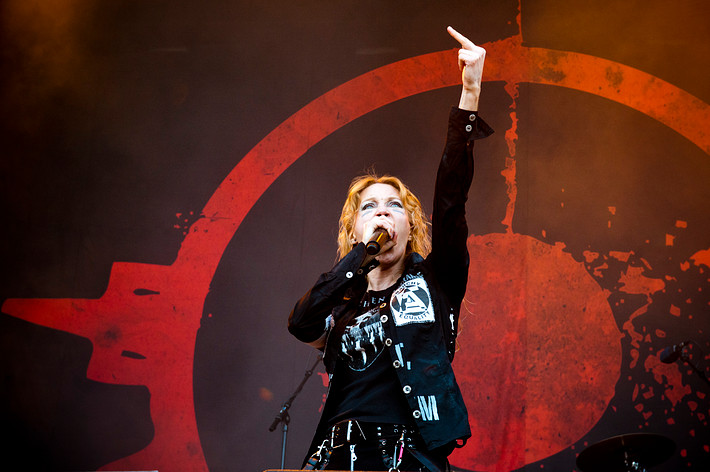 2011-07-09 - Arch Enemy från Sonisphere Stockholm, Stockholm