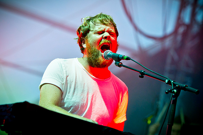 2011-08-13 - Loney, Dear från Way Out West, Göteborg