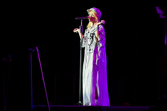 2013-07-05 - Rihanna från Roskildefestivalen, Roskilde