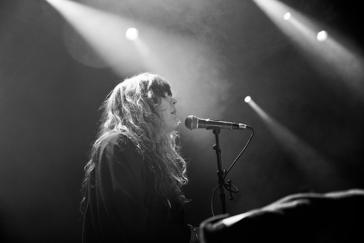 2013-11-08 - Sibille Attar at Debaser Medis, Stockholm